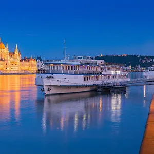 Grand Jules - Boat Hotel en barco Budapest